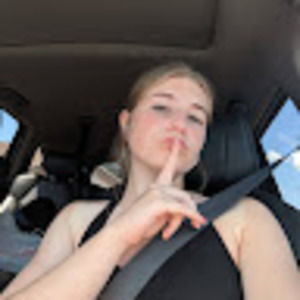 Meet your Posher, Lola